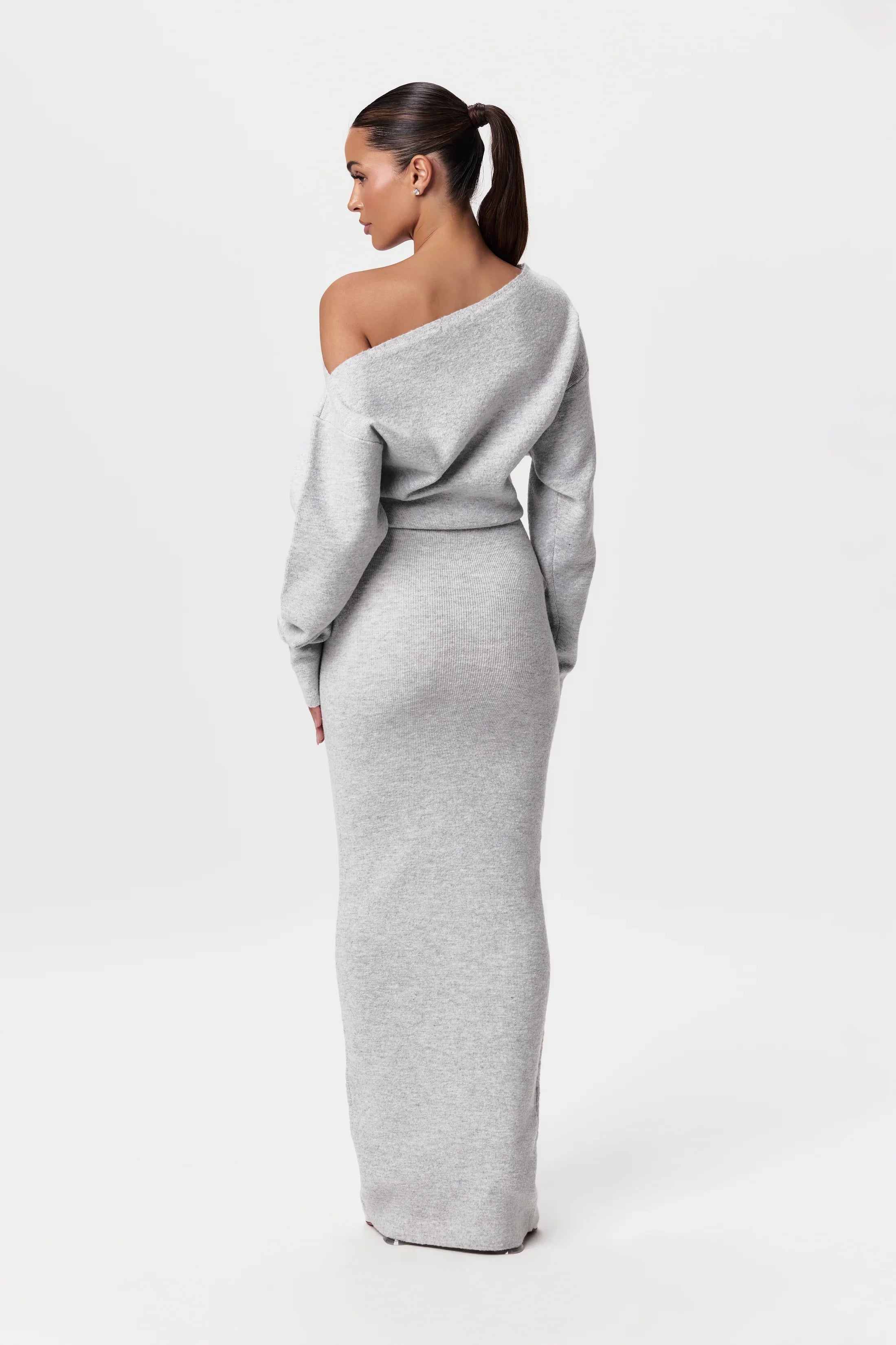 Suprella - Knit Off-Shoulder Sweater Maxi Dress