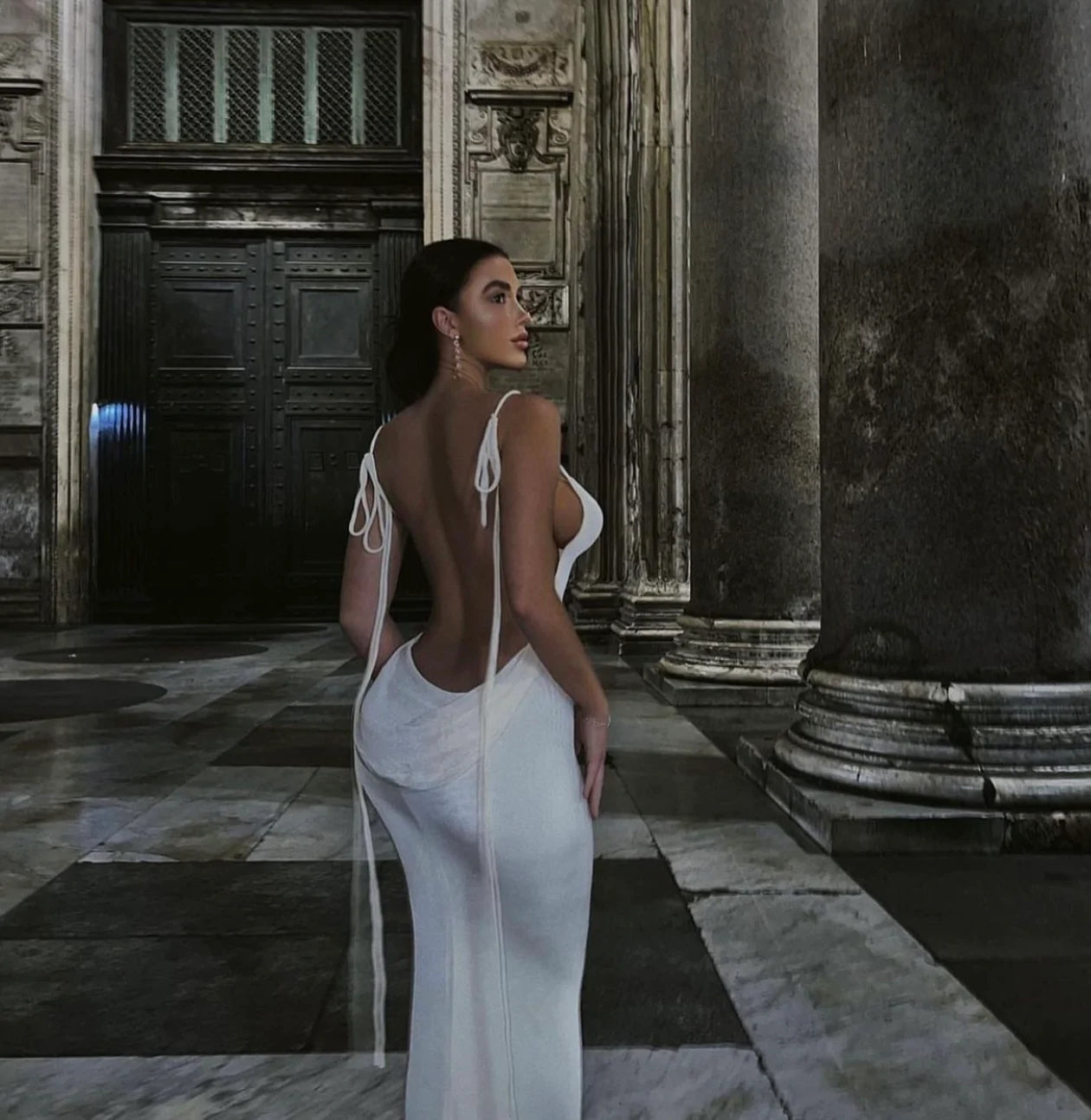 Suprella - Backless Maxi Dress